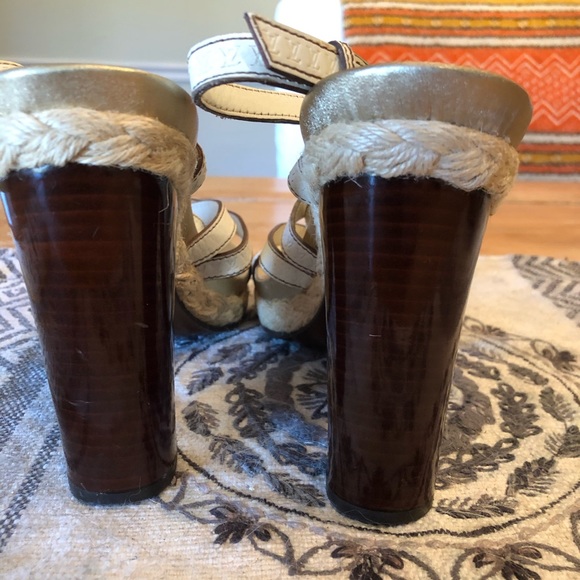 Shoes - Picture 4 of 8